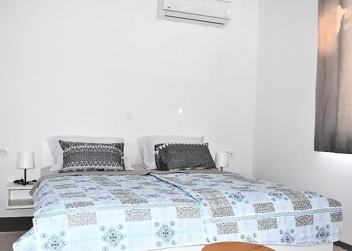 Aci Marina Rab Διαμέρισμα *